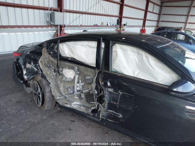 1N4BL4DW9LN323627 Nissan Altima Sv Intelligent Awd