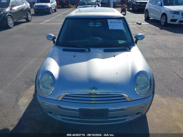 2006 MINI COOPER WMWRC33536TJ77282 Photo 5