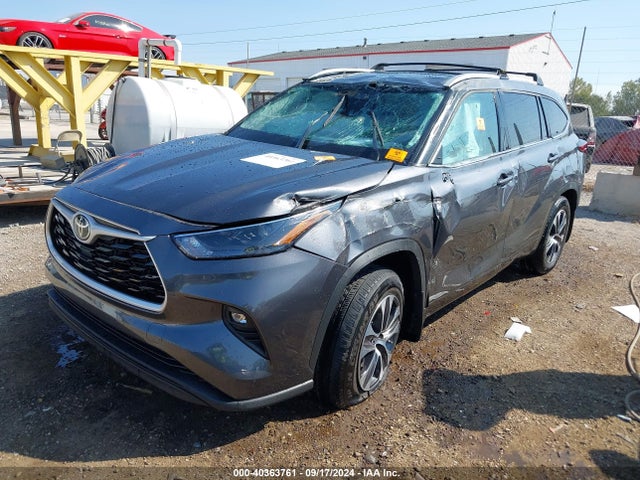 Toyota Highlander Xle 2022 5TDGZRBHXNS591888 Image 2