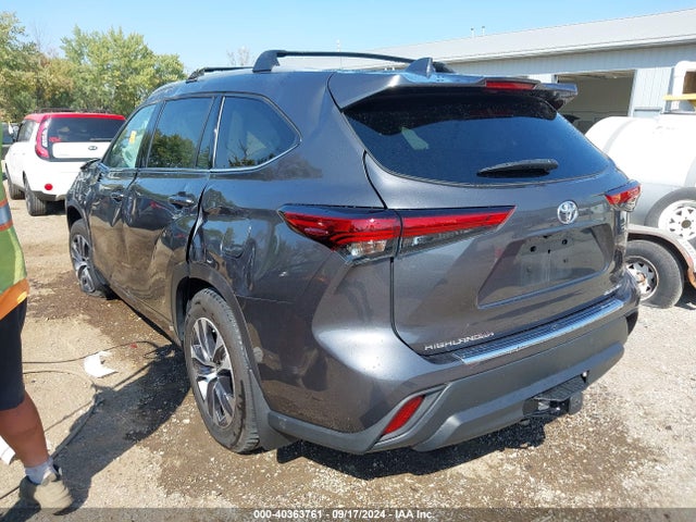 Toyota Highlander Xle 2022 5TDGZRBHXNS591888 Image 3