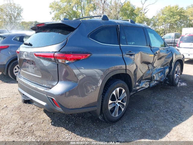 Toyota Highlander Xle 2022 5TDGZRBHXNS591888 Image 4
