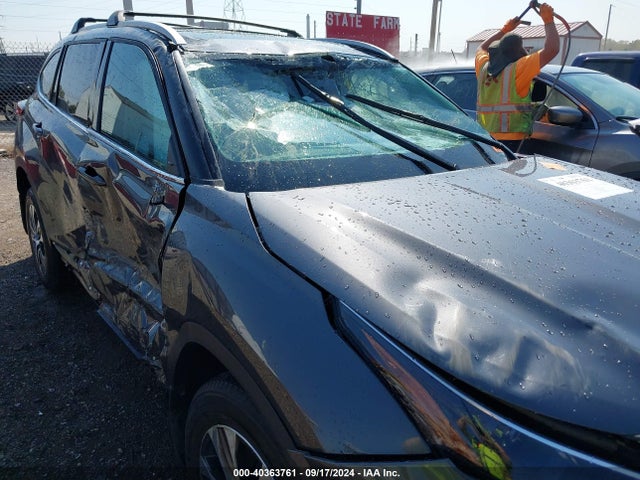 Toyota Highlander Xle 2022 5TDGZRBHXNS591888 Image 6