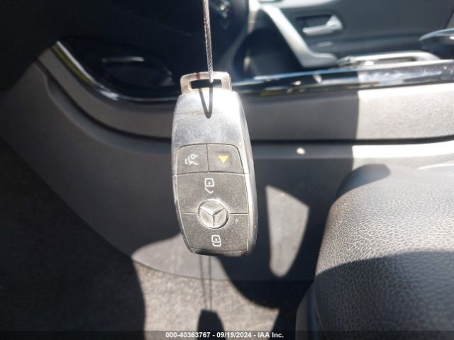 WDD3G4EB3KW016323 Mercedes-Benz A 220