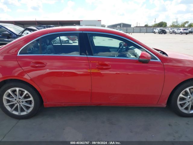 WDD3G4EB3KW016323 Mercedes-Benz A 220