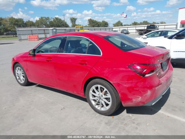 WDD3G4EB3KW016323 Mercedes-Benz A 220