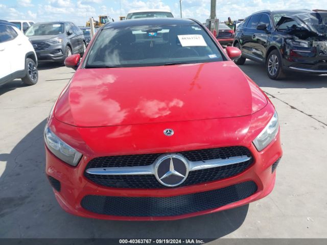 WDD3G4EB3KW016323 Mercedes-Benz A 220