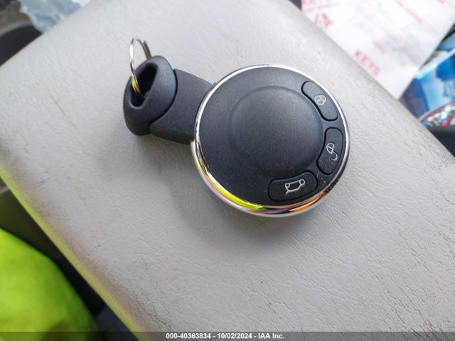 2010 MINI COOPER S CLUBMAN WMWMM3C53ATP94536 Photo 10