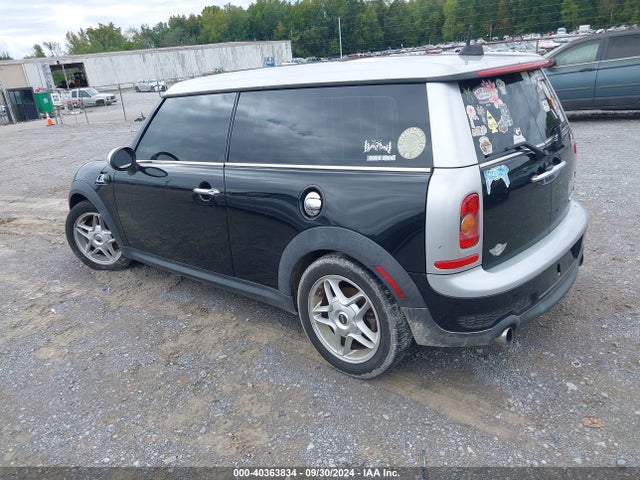 2010 MINI COOPER S CLUBMAN WMWMM3C53ATP94536 Photo 2