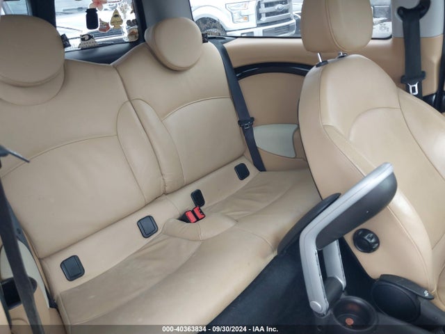 2010 MINI COOPER S CLUBMAN WMWMM3C53ATP94536 Photo 7