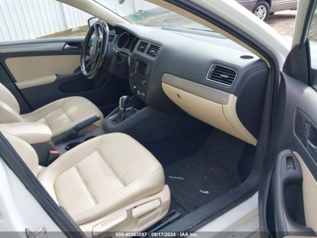 3VWDB7AJ8HM385955 Volkswagen Jetta 1.4t Se