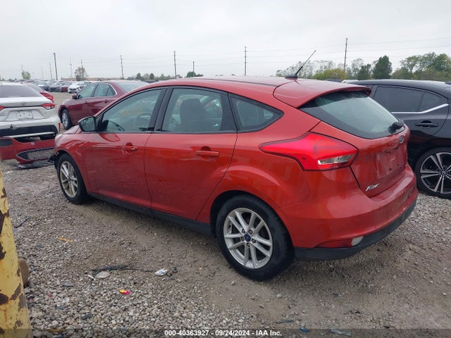 Ford FOCUS SE 2018 1FADP3K2XJL276527 Image 3
