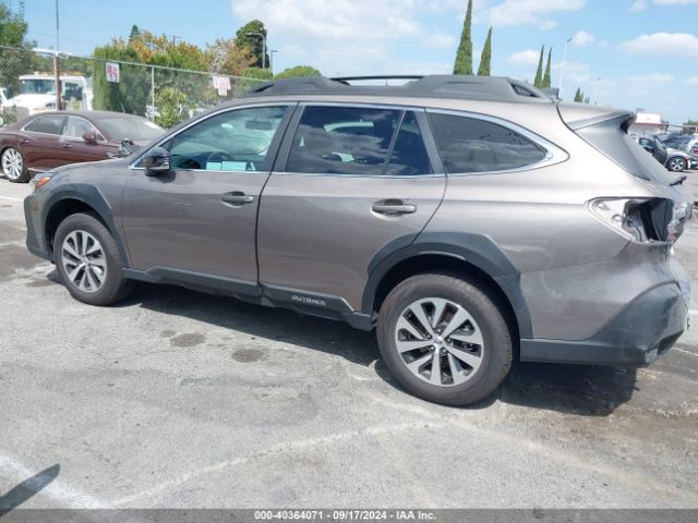 4S4BTADC8R3111137 Subaru Outback Premium