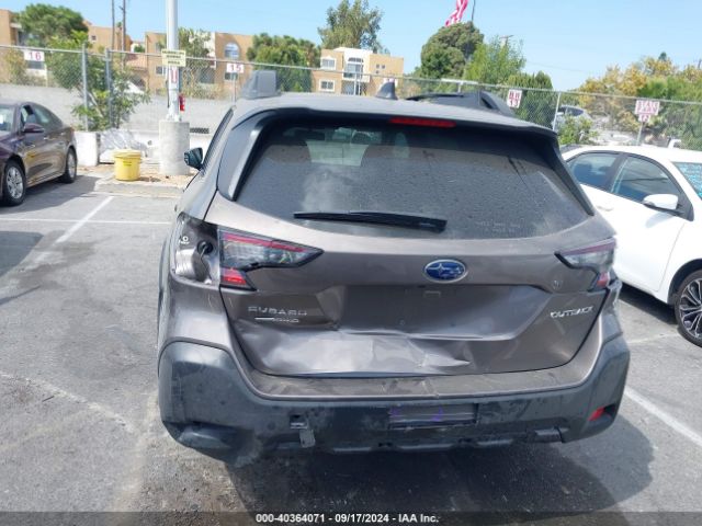 4S4BTADC8R3111137 Subaru Outback Premium