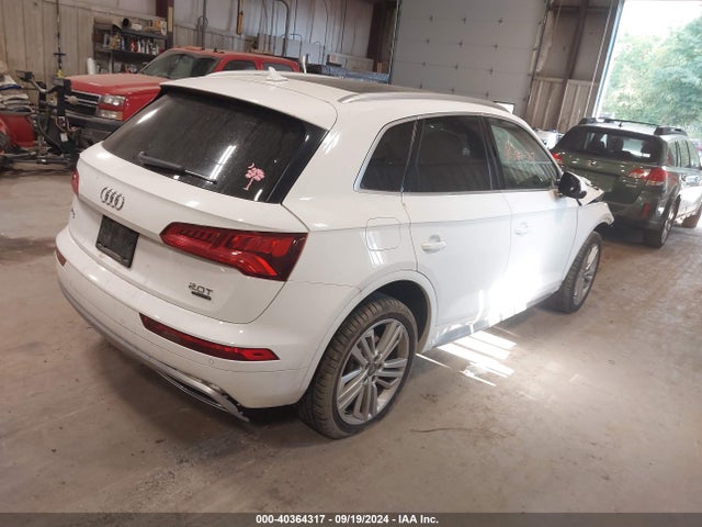 WA1BNAFY9J2048397 Audi Q5 2.0t Premium/2.0t Tech Premium