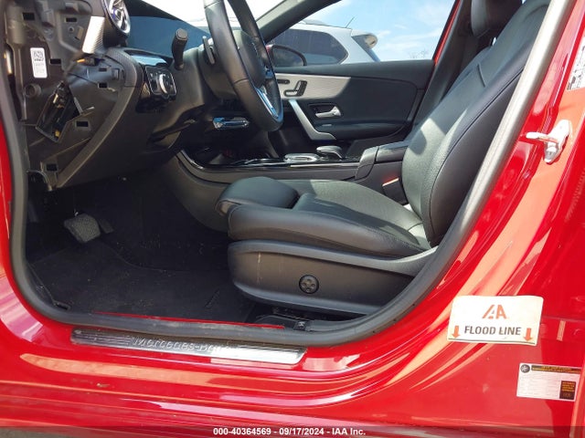 WDD3G4EB4LW041605 Mercedes-Benz A 220