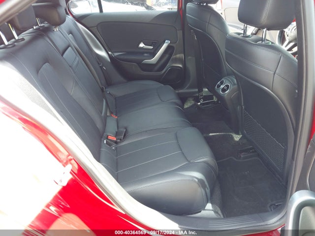 WDD3G4EB4LW041605 Mercedes-Benz A 220