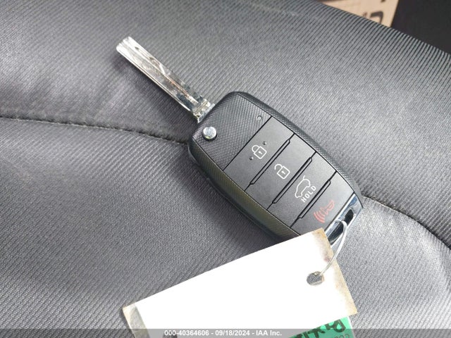 KIA SOUL + 2018 KNDJP3A54J7525387 Image 11