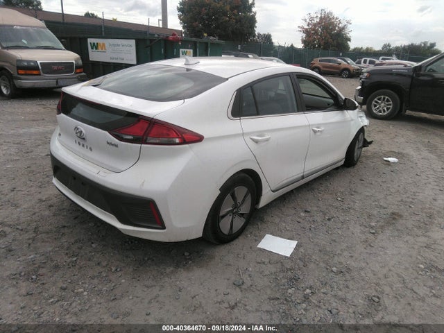 KMHC75LC4NU266581 Hyundai Ioniq Hybrid Se