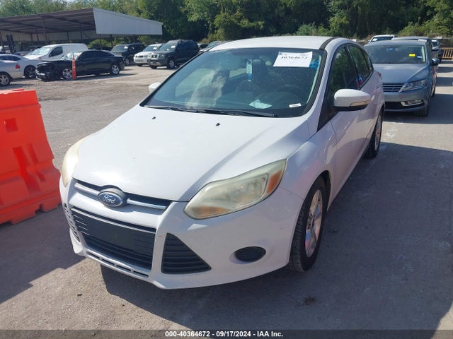 Ford FOCUS SE 2014 1FADP3K25EL219920 Image 2