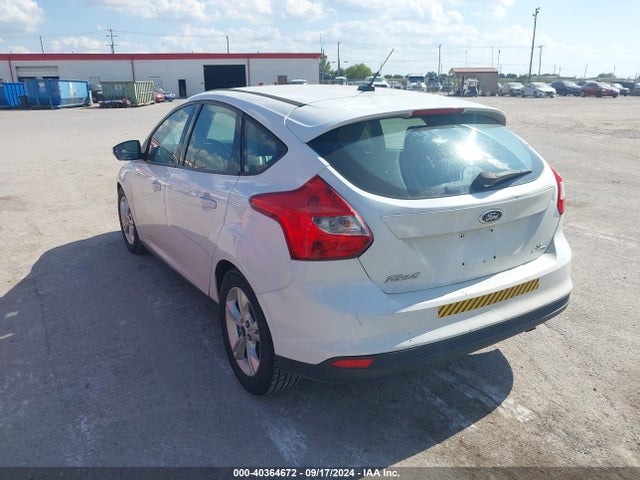 Ford FOCUS SE 2014 1FADP3K25EL219920 Image 3