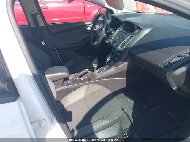 Ford FOCUS SE 2014 1FADP3K25EL219920 Image 5