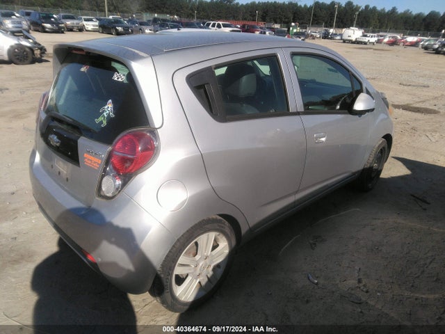 Chevrolet Spark 1lt Cvt 2015 KL8CD6S95FC801281 Image 4