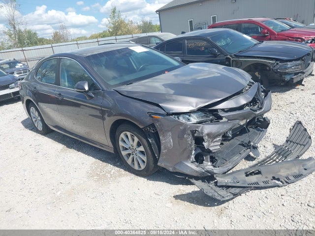 2018 4T1B11HK2JU140042 main image