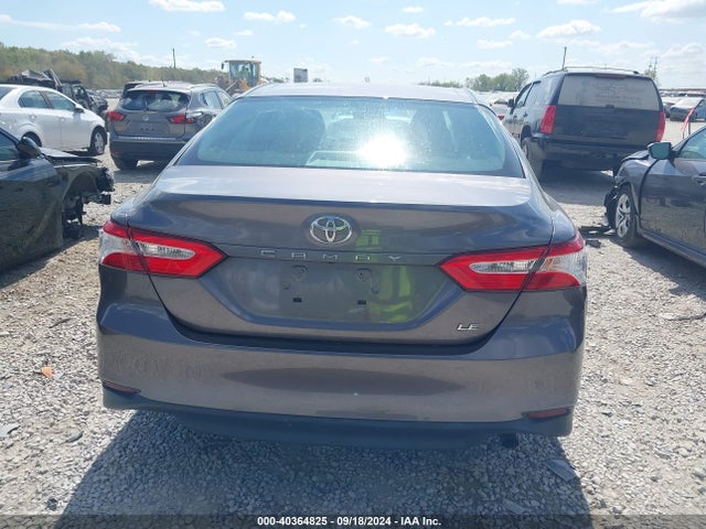 Toyota CAMRY LE 2018 4T1B11HK2JU140042 Image 16