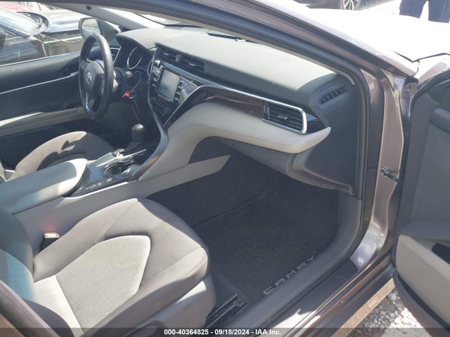 Toyota CAMRY LE 2018 4T1B11HK2JU140042 Image 5