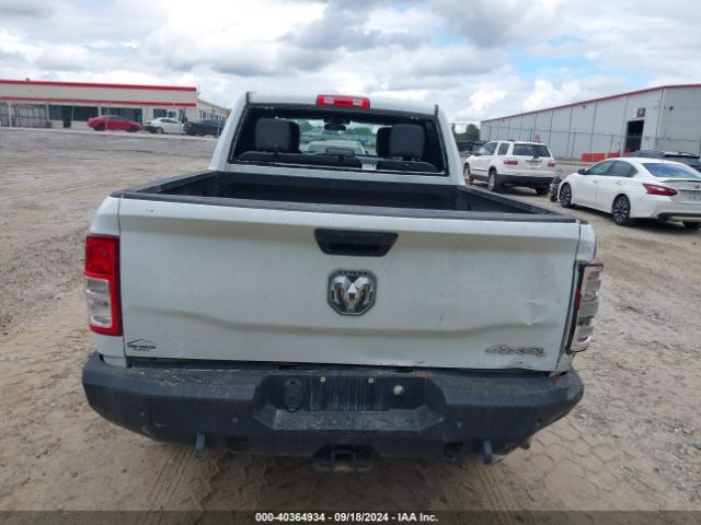 3C6UR5CJ1NG345167 RAM 2500 Tradesman  4x4 6'4 Box