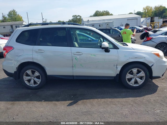 Subaru Forester 2.5i Premium 2014 JF2SJAEC4EH549628 Image 13