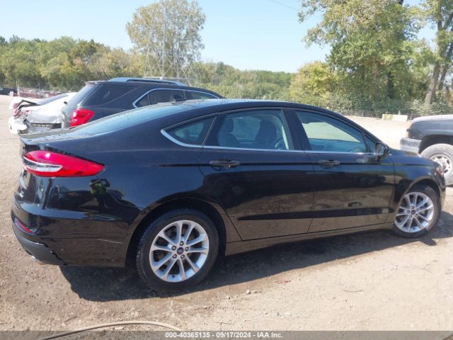 3FA6P0HD1KR282221 Ford FUSION SE