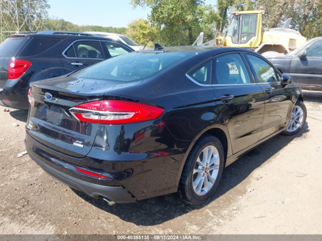 3FA6P0HD1KR282221 Ford FUSION SE