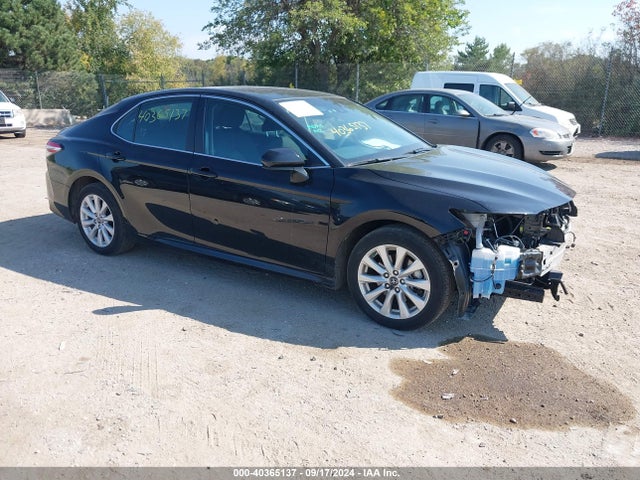 Toyota CAMRY LE 2018 4T1B11HK1JU575389 main image