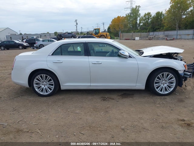 Chrysler 300C 2014 2C3CCAEG5EH280375 Image 13