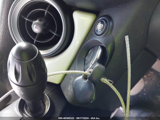 2013 MINI CLUBMAN WMWZF3C58DT490428 Photo 10