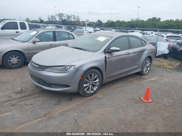 Chrysler 200 S 2015 1C3CCCBB9FN756785 Image 2