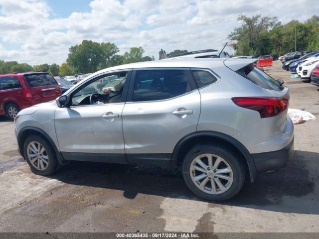 JN1BJ1CP8HW012963 Nissan Rogue Sport S