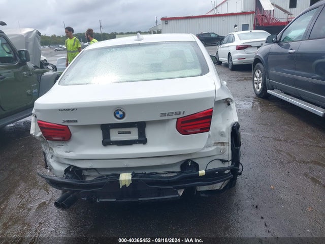 BMW 328i Xdrive 2016 WBA8E3G56GNT74906 Image 17