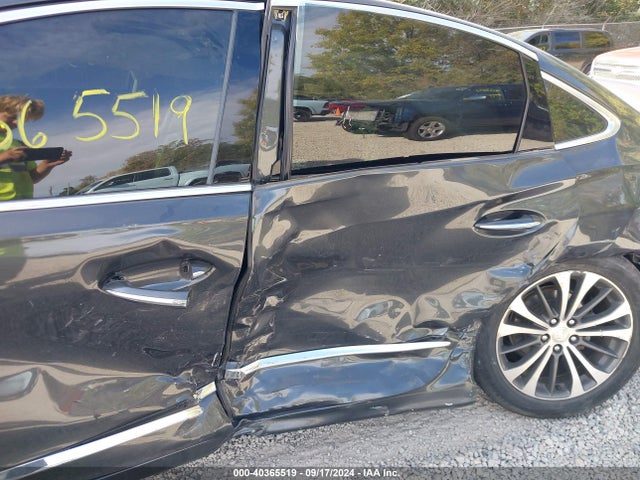 1G4ZR5SS9HU165778 Buick Lacrosse Premium