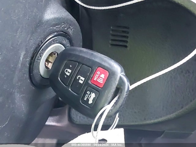 Toyota COROLLA SE 2017 5YFBURHE6HP705470 Image 11