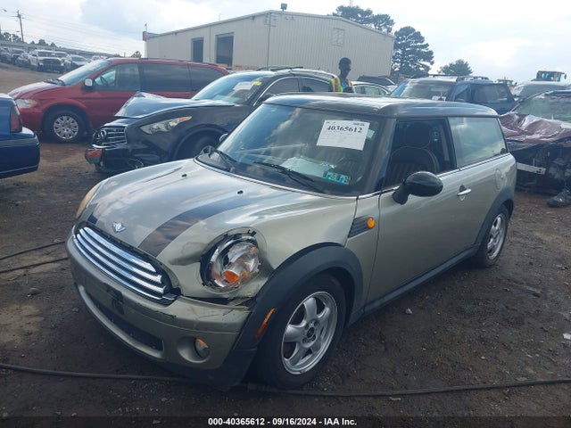 2008 MINI COOPER CLUBMAN WMWML33508TN67351 Photo 1