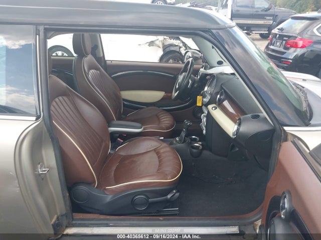 2008 MINI COOPER CLUBMAN WMWML33508TN67351 Photo 7