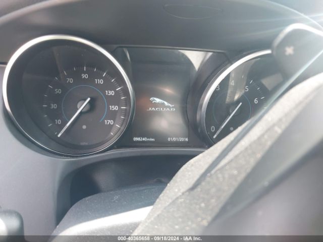 SADCJ2GX6JA329701 Jaguar F-pace 30t Premium