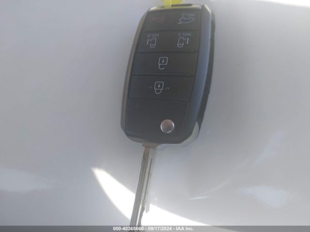KNDMB5C16G6151865 KIA SEDONA LX