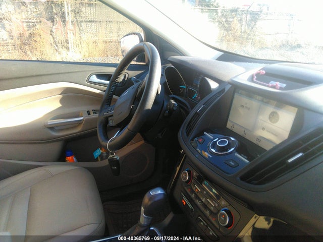 Ford Escape Titanium 2017 1FMCU0JD3HUE53399 Image 5