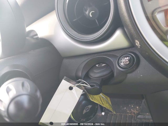 2009 MINI COOPER WMWMF33529TW72014 Photo 10