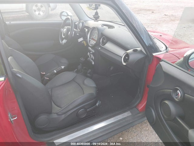 2009 MINI COOPER WMWMF33529TW72014 Photo 4