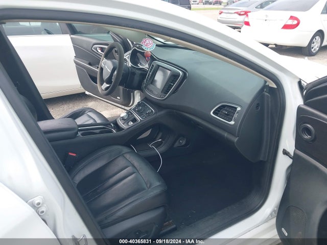 Chrysler 200 C 2015 1C3CCCCB4FN500892 Image 5