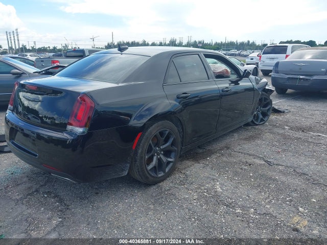 2C3CCAAG9NH232819 Chrysler 300 Touring